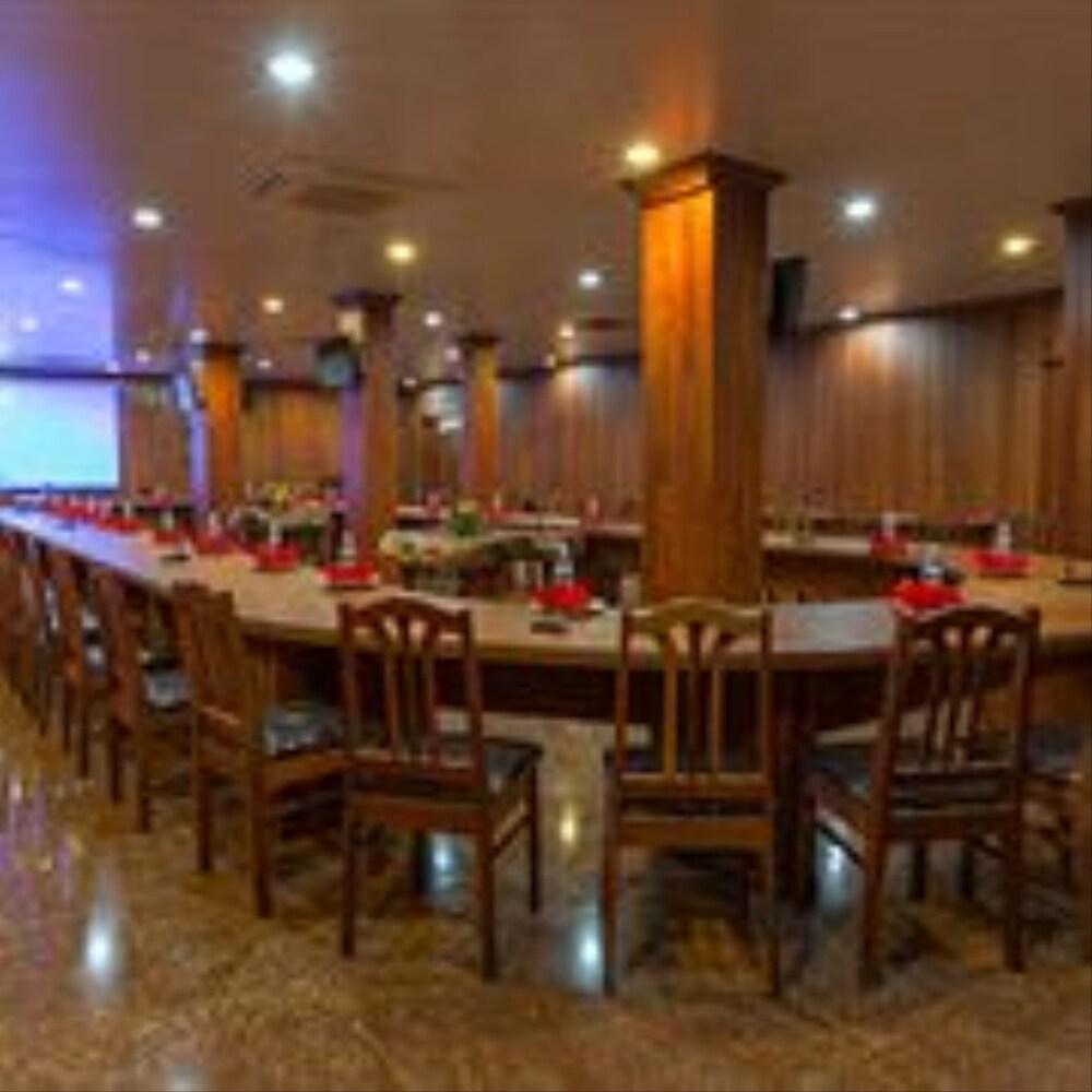 Asia Hotel Пномпень Экстерьер фото